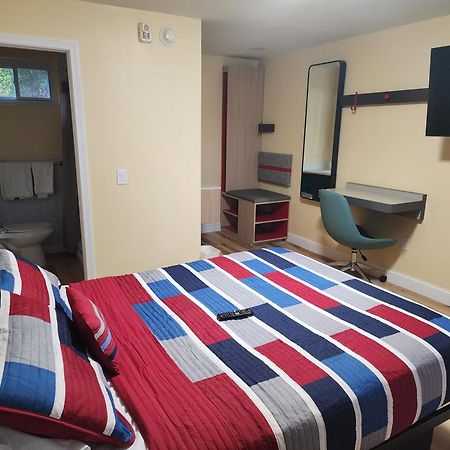 Americas Best Value Inn Providence-North Scituate Экстерьер фото