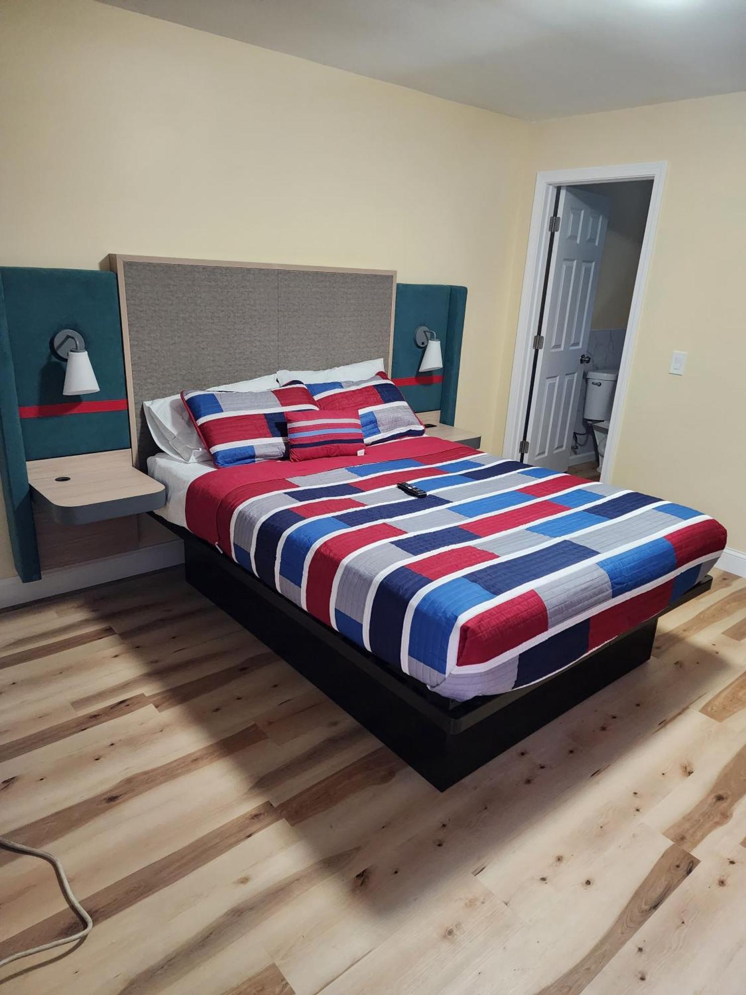 Americas Best Value Inn Providence-North Scituate Экстерьер фото