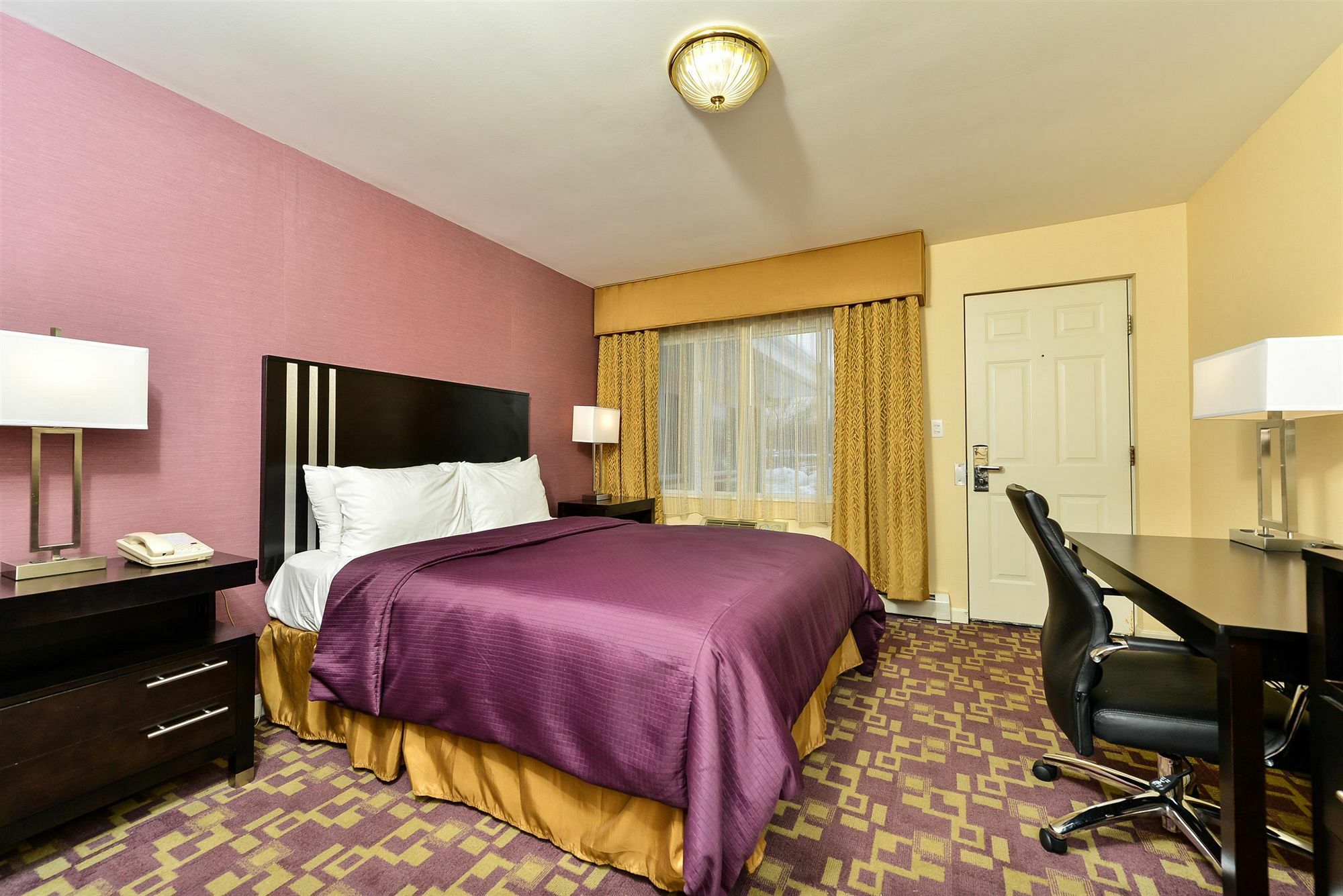 Americas Best Value Inn Providence-North Scituate Экстерьер фото